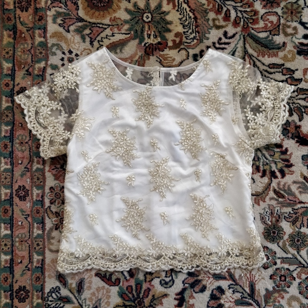 LITTLE PARIS EMBROIDERED SHORT SLEEVE TOP